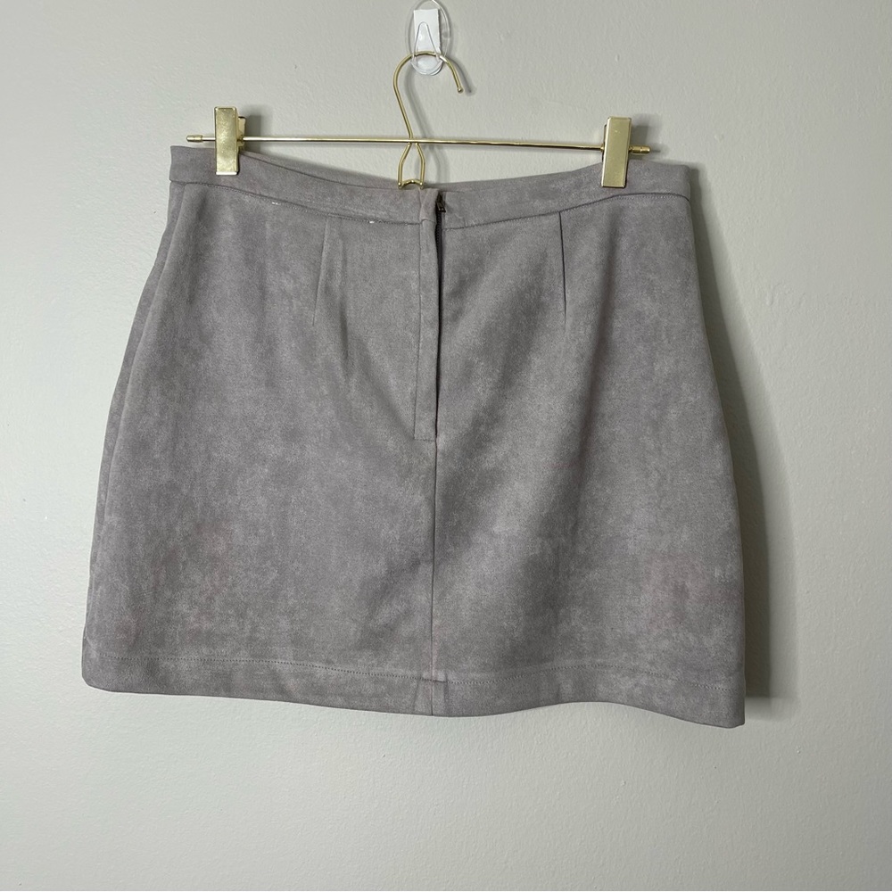 Hyfve Gray Button Front Suede High Waist A-Line Mini Skirt with Pockets / Large - Picture 4 of 9